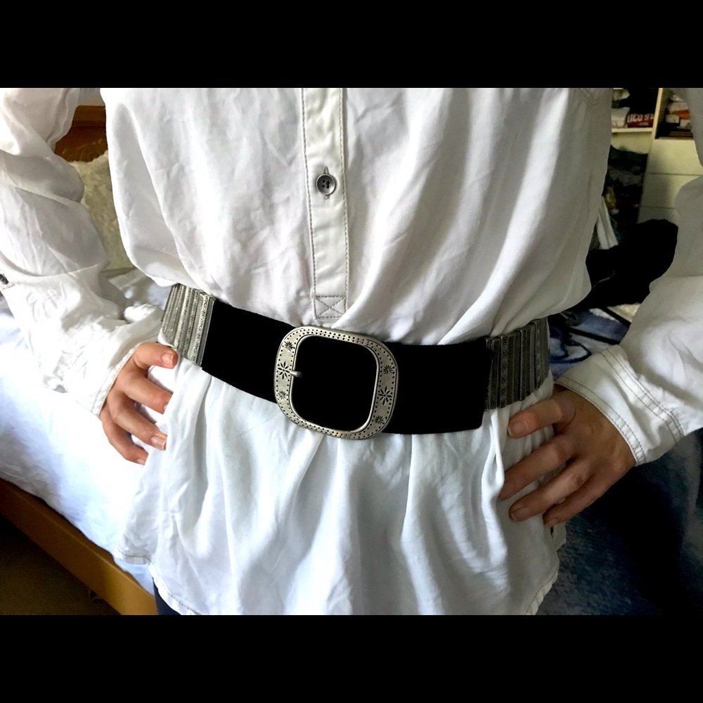 Suzi Roher belt